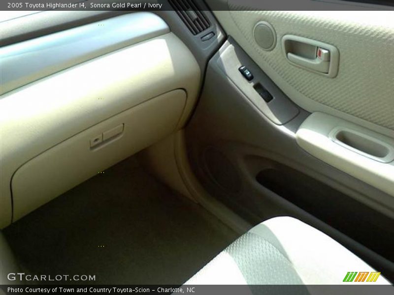Sonora Gold Pearl / Ivory 2005 Toyota Highlander I4
