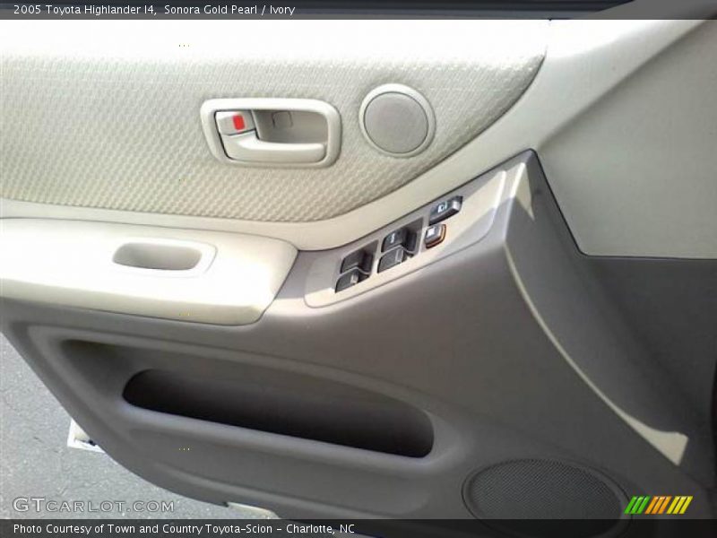 Sonora Gold Pearl / Ivory 2005 Toyota Highlander I4