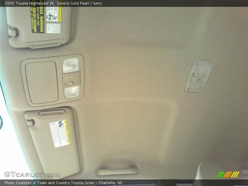 Sonora Gold Pearl / Ivory 2005 Toyota Highlander I4