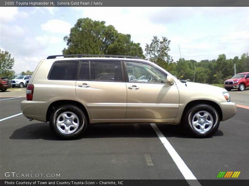 Sonora Gold Pearl / Ivory 2005 Toyota Highlander I4