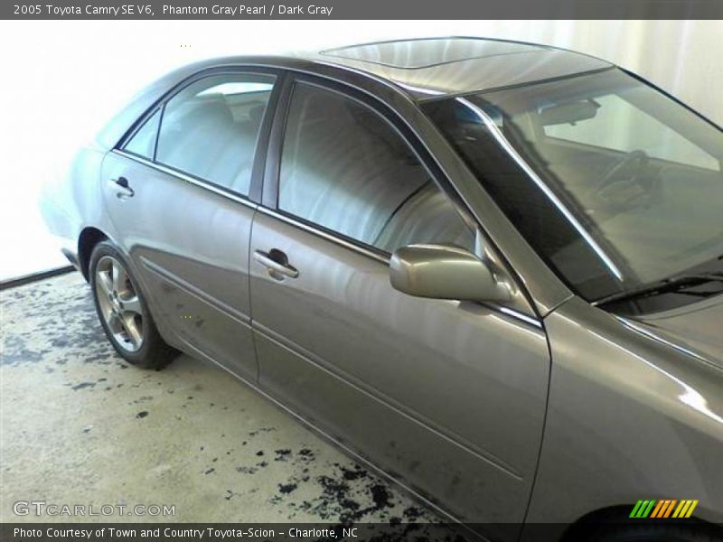 Phantom Gray Pearl / Dark Gray 2005 Toyota Camry SE V6