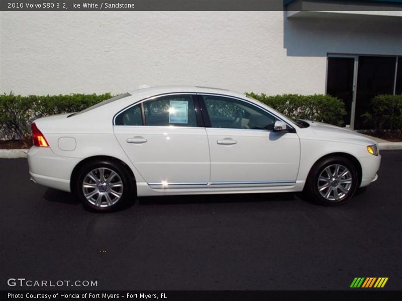 Ice White / Sandstone 2010 Volvo S80 3.2