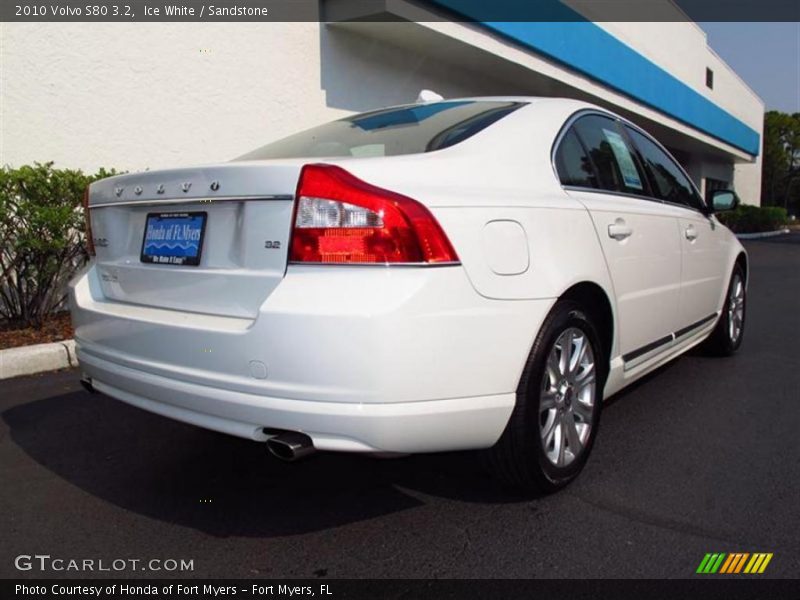 Ice White / Sandstone 2010 Volvo S80 3.2