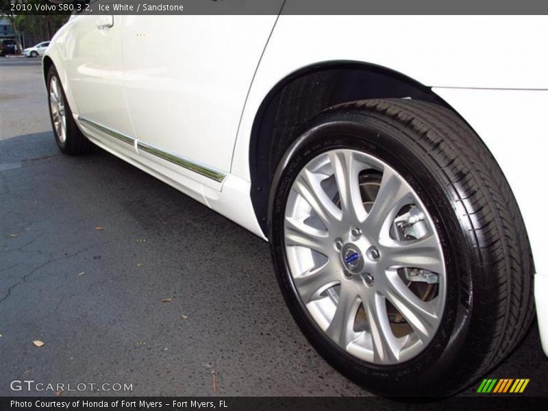 Ice White / Sandstone 2010 Volvo S80 3.2