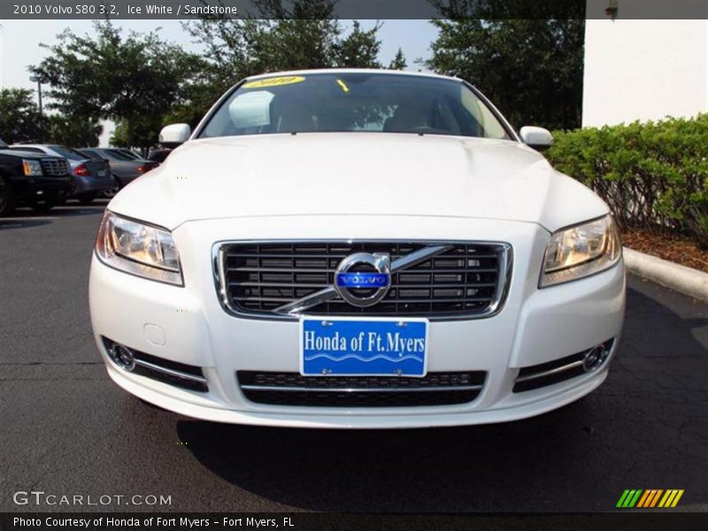 Ice White / Sandstone 2010 Volvo S80 3.2