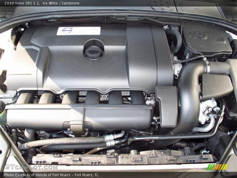 Ice White / Sandstone 2010 Volvo S80 3.2