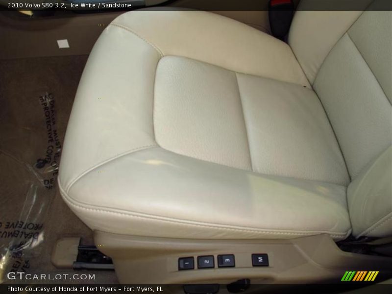 Ice White / Sandstone 2010 Volvo S80 3.2