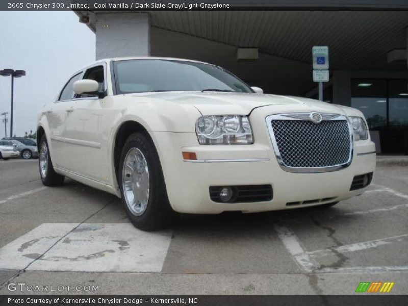 Cool Vanilla / Dark Slate Gray/Light Graystone 2005 Chrysler 300 Limited