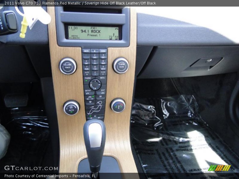 Dashboard of 2011 C70 T5