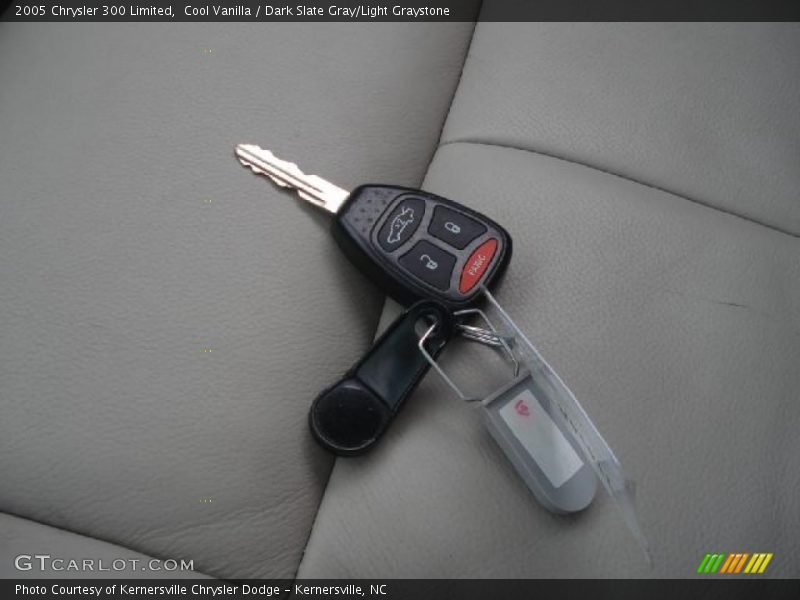 Cool Vanilla / Dark Slate Gray/Light Graystone 2005 Chrysler 300 Limited