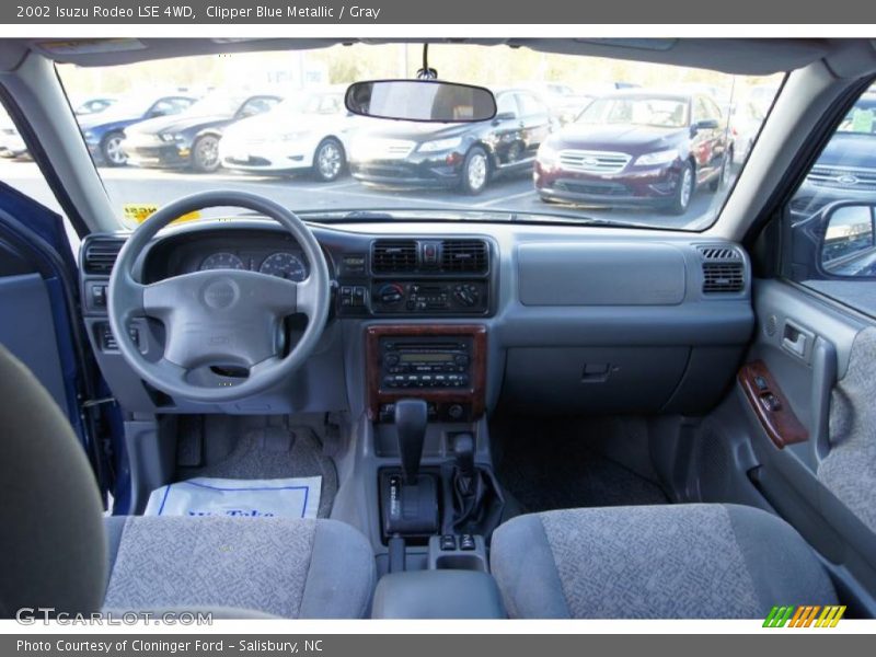 Dashboard of 2002 Rodeo LSE 4WD