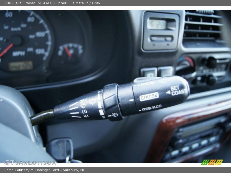 Clipper Blue Metallic / Gray 2002 Isuzu Rodeo LSE 4WD