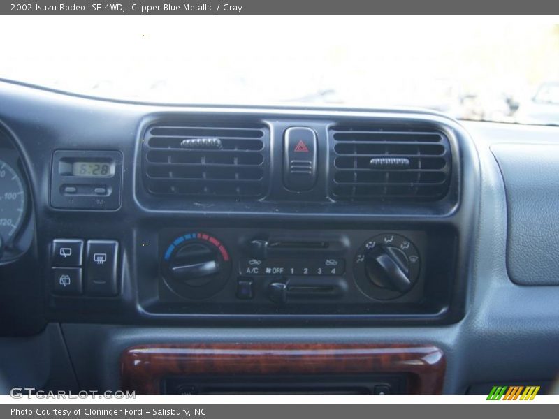 Clipper Blue Metallic / Gray 2002 Isuzu Rodeo LSE 4WD