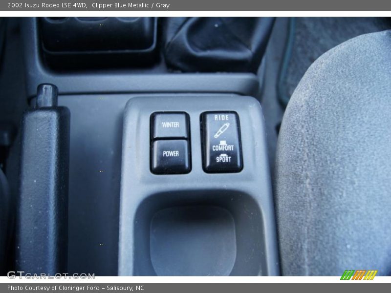 Clipper Blue Metallic / Gray 2002 Isuzu Rodeo LSE 4WD