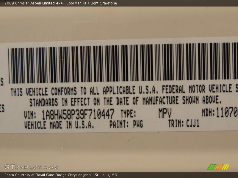 Cool Vanilla / Light Graystone 2009 Chrysler Aspen Limited 4x4