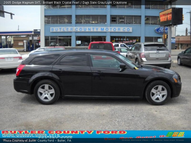 Brilliant Black Crystal Pearl / Dark Slate Gray/Light Graystone 2005 Dodge Magnum SXT