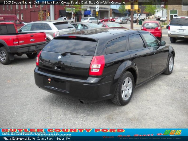 Brilliant Black Crystal Pearl / Dark Slate Gray/Light Graystone 2005 Dodge Magnum SXT