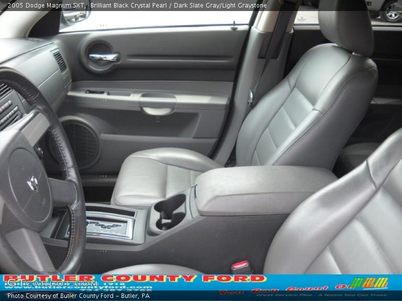 Brilliant Black Crystal Pearl / Dark Slate Gray/Light Graystone 2005 Dodge Magnum SXT