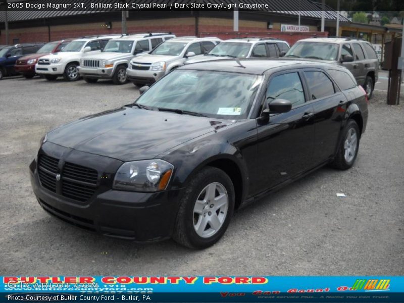 Brilliant Black Crystal Pearl / Dark Slate Gray/Light Graystone 2005 Dodge Magnum SXT