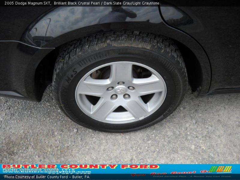 Brilliant Black Crystal Pearl / Dark Slate Gray/Light Graystone 2005 Dodge Magnum SXT