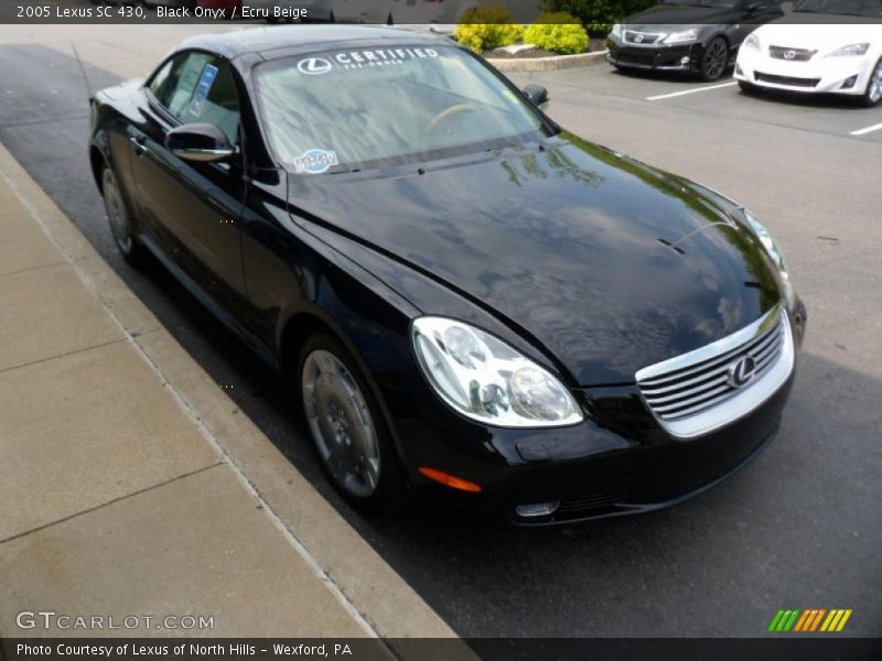 Front 3/4 View of 2005 SC 430