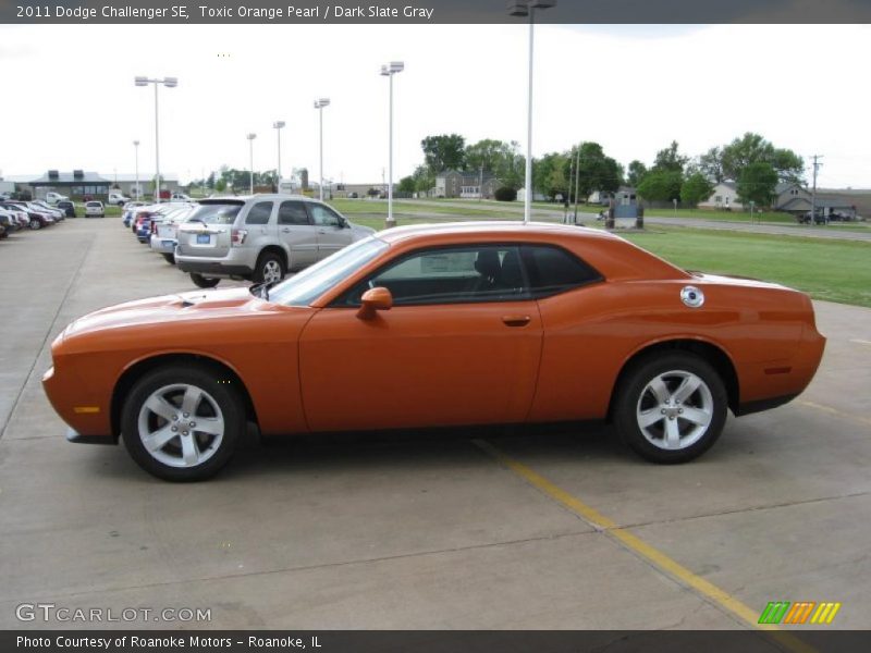 Toxic Orange Pearl / Dark Slate Gray 2011 Dodge Challenger SE