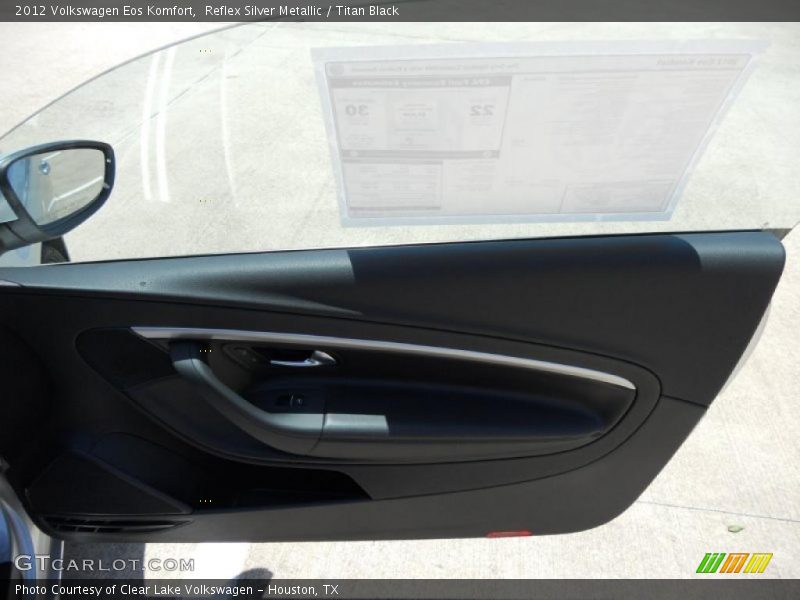 Reflex Silver Metallic / Titan Black 2012 Volkswagen Eos Komfort