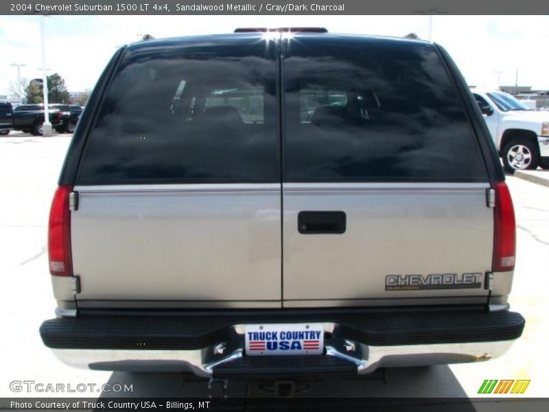 Sandalwood Metallic / Gray/Dark Charcoal 2004 Chevrolet Suburban 1500 LT 4x4
