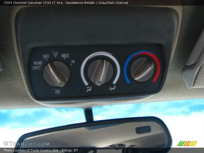 Sandalwood Metallic / Gray/Dark Charcoal 2004 Chevrolet Suburban 1500 LT 4x4