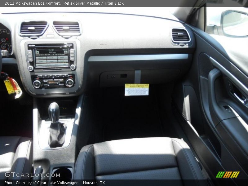 Reflex Silver Metallic / Titan Black 2012 Volkswagen Eos Komfort