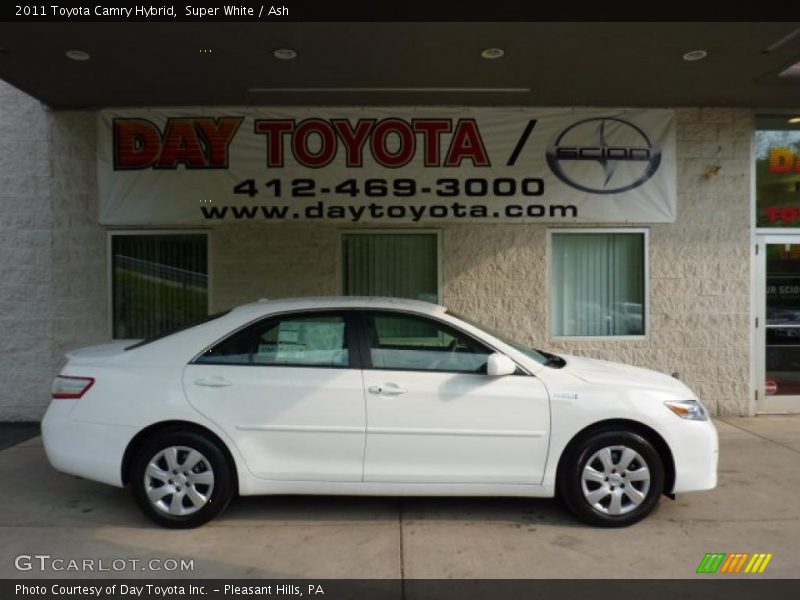 Super White / Ash 2011 Toyota Camry Hybrid