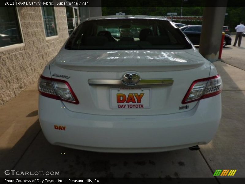 Super White / Ash 2011 Toyota Camry Hybrid