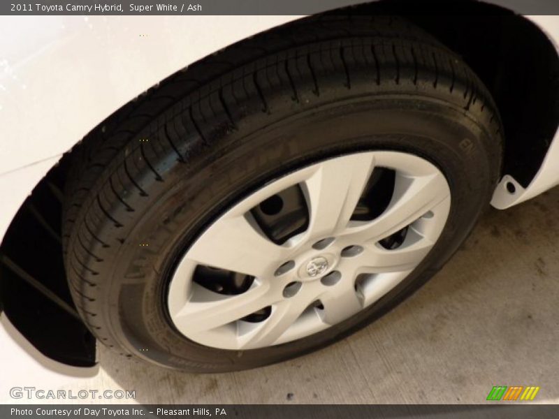 Super White / Ash 2011 Toyota Camry Hybrid