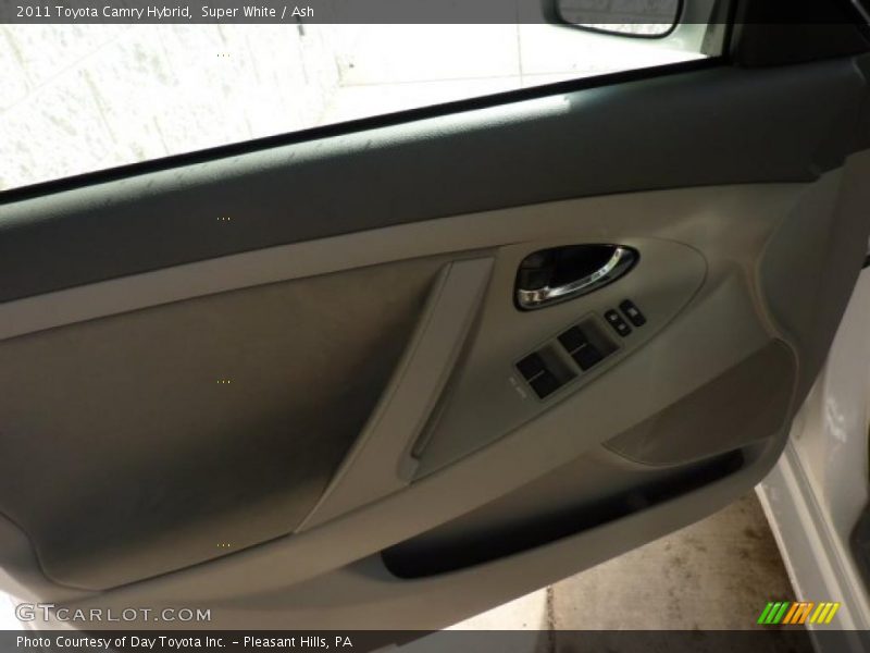 Super White / Ash 2011 Toyota Camry Hybrid
