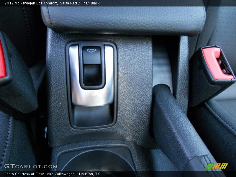 Salsa Red / Titan Black 2012 Volkswagen Eos Komfort