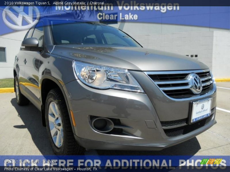 Alpine Grey Metallic / Charcoal 2010 Volkswagen Tiguan S