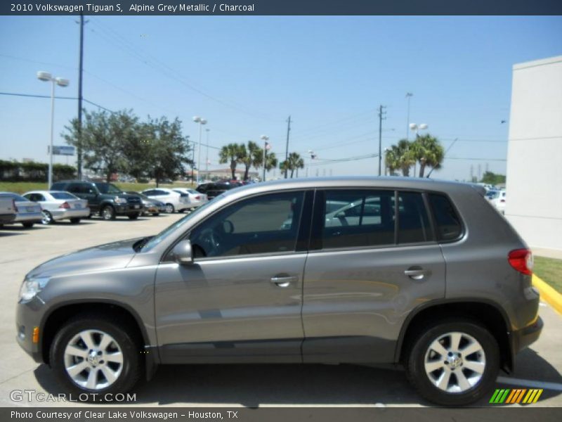 Alpine Grey Metallic / Charcoal 2010 Volkswagen Tiguan S
