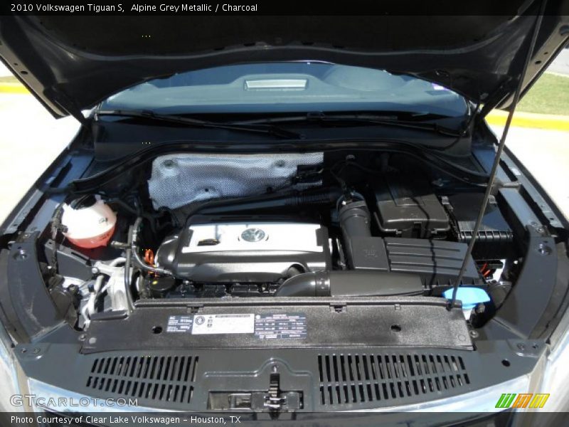 Alpine Grey Metallic / Charcoal 2010 Volkswagen Tiguan S