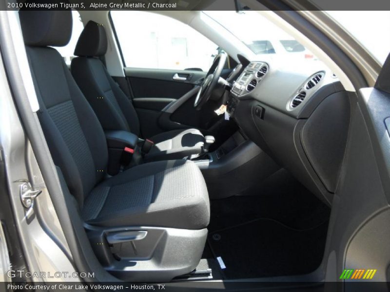 Alpine Grey Metallic / Charcoal 2010 Volkswagen Tiguan S