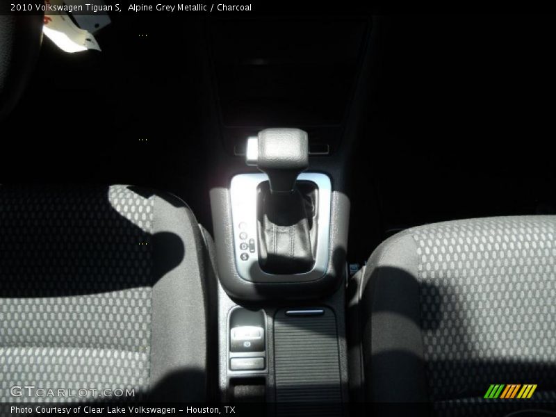 Alpine Grey Metallic / Charcoal 2010 Volkswagen Tiguan S