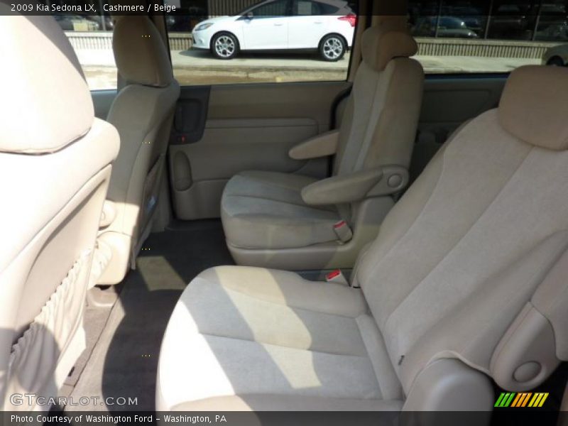 Cashmere / Beige 2009 Kia Sedona LX