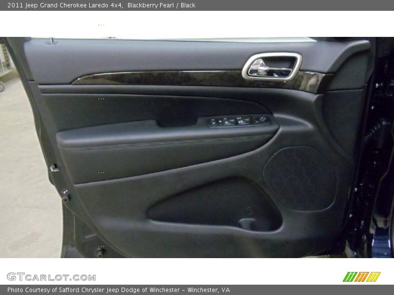 Blackberry Pearl / Black 2011 Jeep Grand Cherokee Laredo 4x4