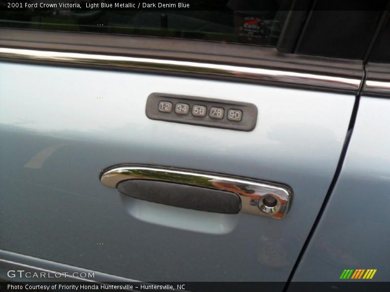 Light Blue Metallic / Dark Denim Blue 2001 Ford Crown Victoria