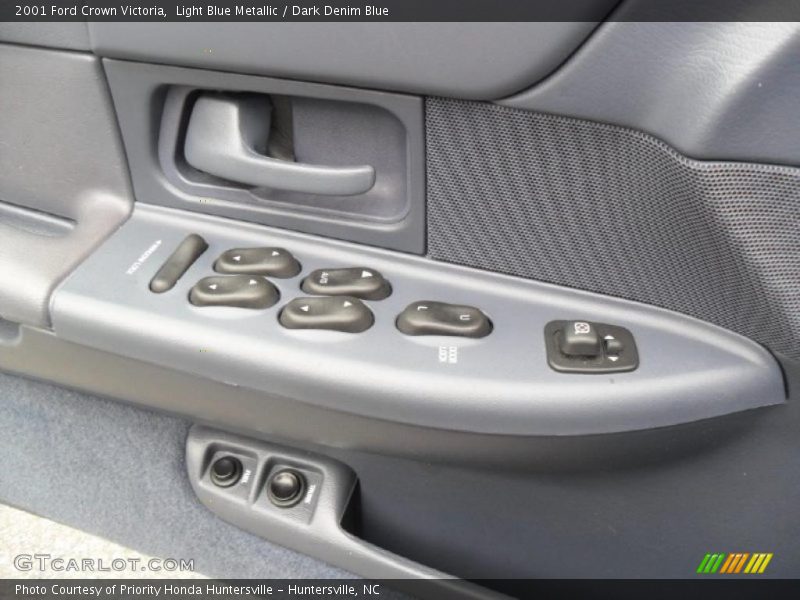 Light Blue Metallic / Dark Denim Blue 2001 Ford Crown Victoria