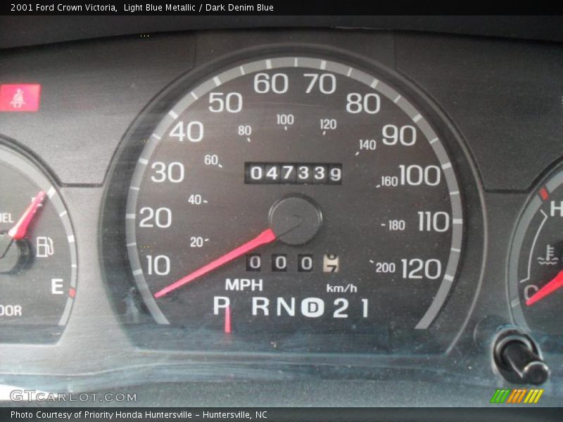 Light Blue Metallic / Dark Denim Blue 2001 Ford Crown Victoria