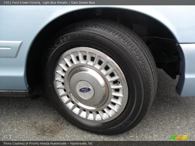 Light Blue Metallic / Dark Denim Blue 2001 Ford Crown Victoria