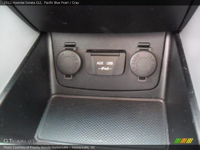 Pacific Blue Pearl / Gray 2011 Hyundai Sonata GLS