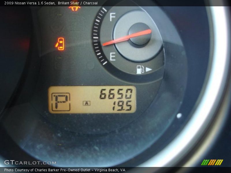 Brillant Silver / Charcoal 2009 Nissan Versa 1.6 Sedan