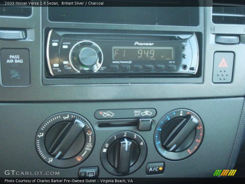 Brillant Silver / Charcoal 2009 Nissan Versa 1.6 Sedan