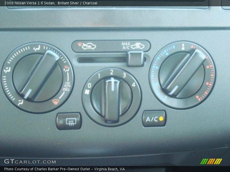 Brillant Silver / Charcoal 2009 Nissan Versa 1.6 Sedan